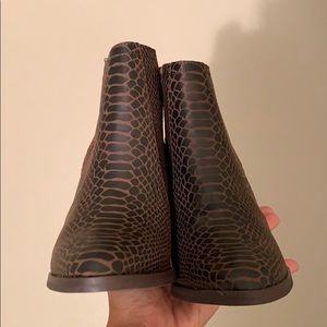 Not rated snake booties